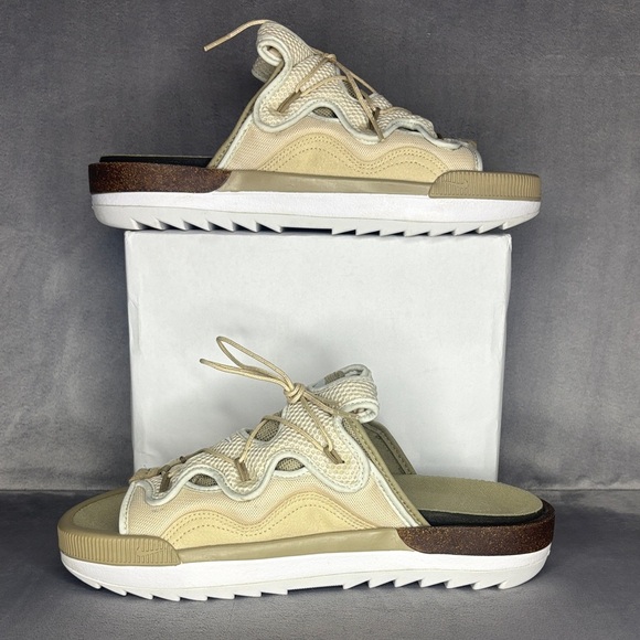 🔥🔥🔥Nike Men's Slip-Ons in Cream and Tan Size: 9.5🔥🔥🔥 - Picture 5 of 12